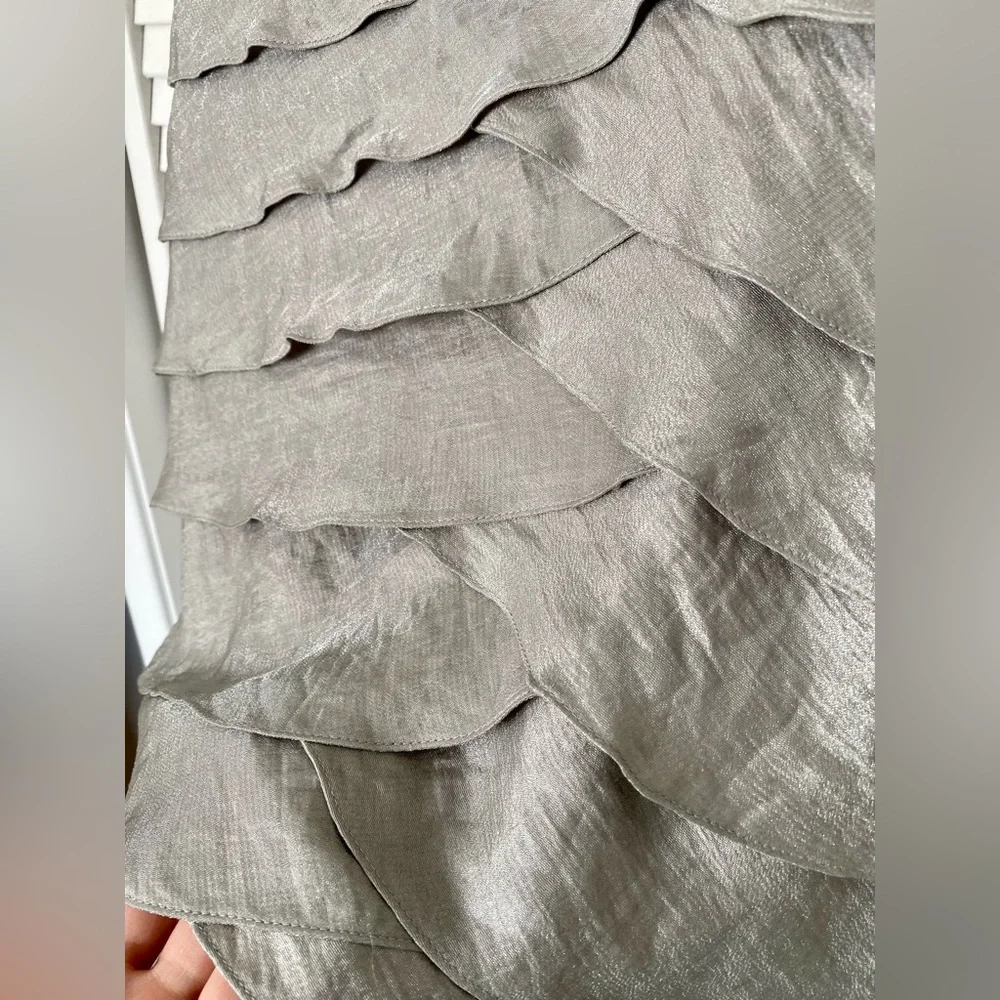 Knee length dress with ruffles and elastic lining underneath - Picture 2 of 5